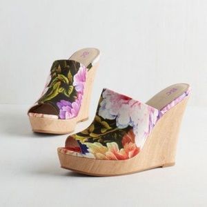 BC Floral Wedges